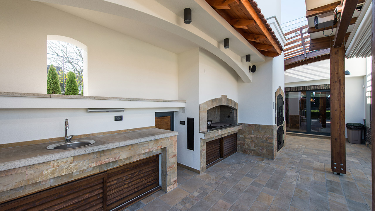 6-things-to-consider-when-designing-an-outdoor-kitchen-shelter